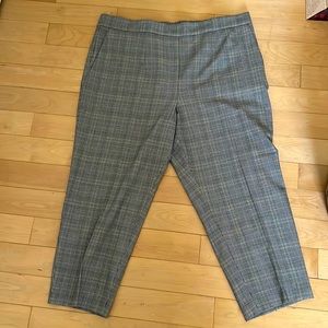 Babaton pull on crop pant petite plaid Size 16 fits 14 or 12 petite ideally